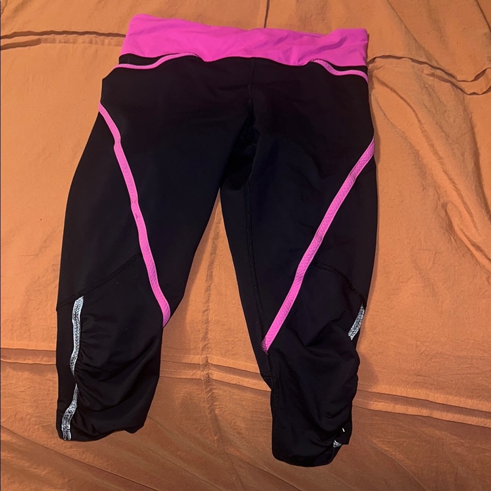 Black and Pink lululemon Leggings